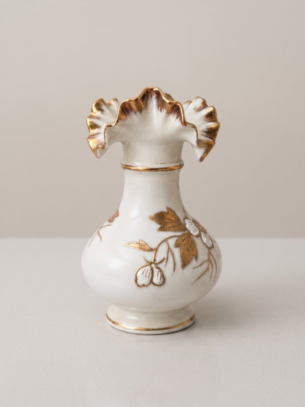 Vintage Arnart Japan Hand Painted White Porcelain Ruffled Gold Floral Vase 7”